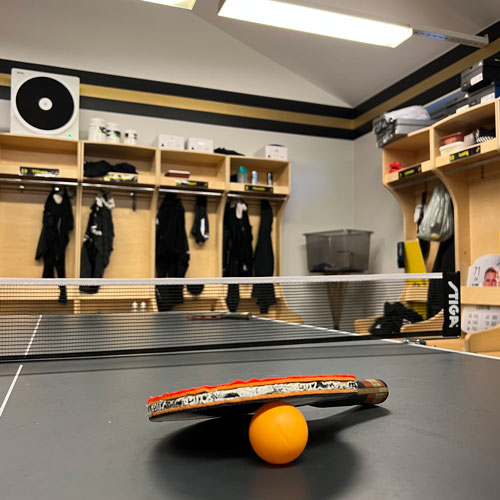 AIK-locker-room-pingpong