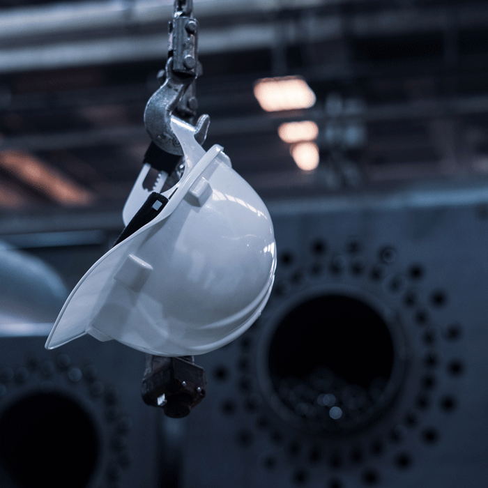 Helmet on a hook in the metal industry - possible sick leave?